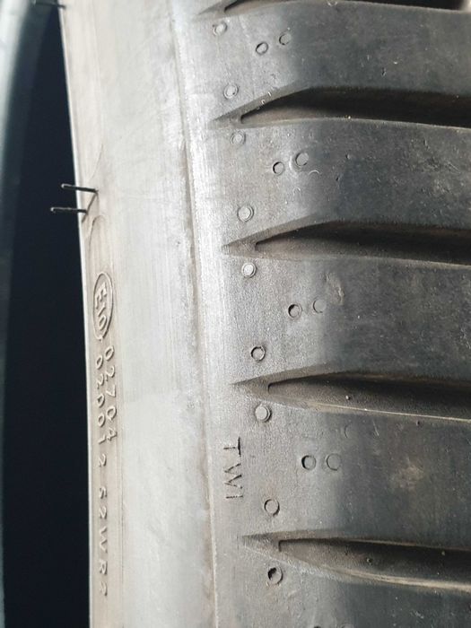 4 броя летни KORMORAN Ultra High Performance 235/40 R18 95Y.