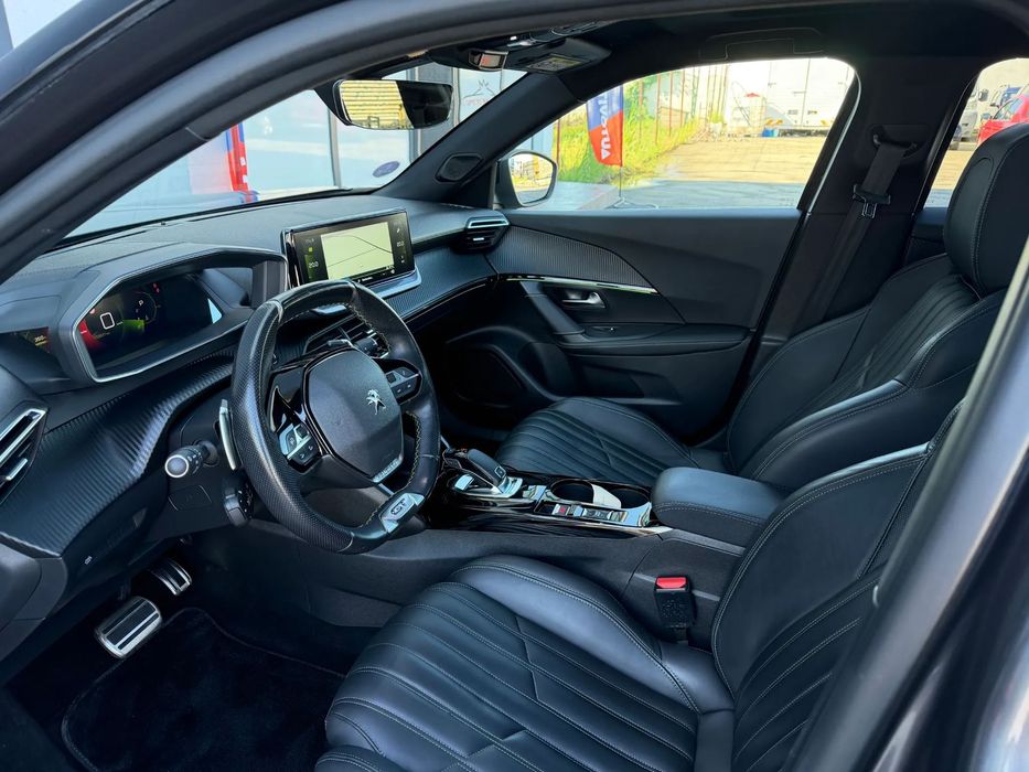 Peugeot 2008 1.2i/130cp/Trapa/Automat/Incalzire/Piele/NavigatieMare/Rate/Garantie