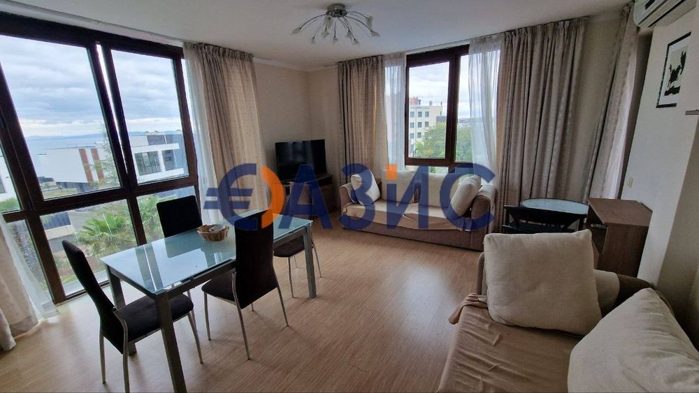 Апартамент с 2 спални, 3ет., "Шато дел Марина", Несебър, България, 112