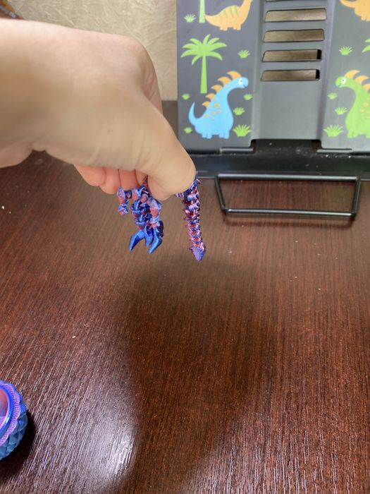 Яйцо-игрушка с гекончиком внутри