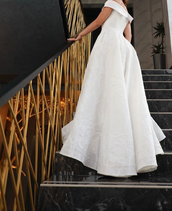 Свадебное платье б/у