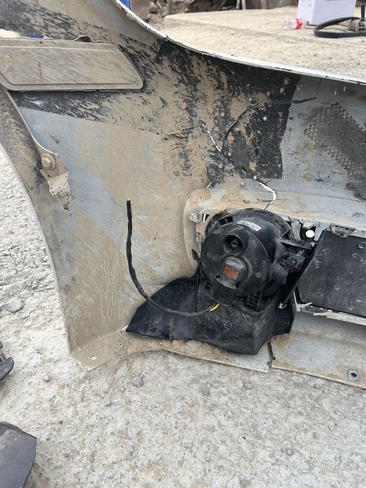 Бампер БМВ Ф30 продам  в сборе.