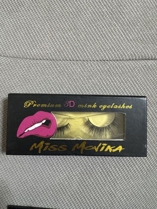 Miss Monika lashes