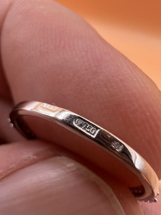 Продам золотое кольцо.