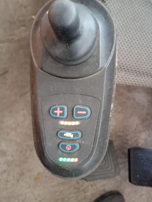 Электрическая инвалидная коляска