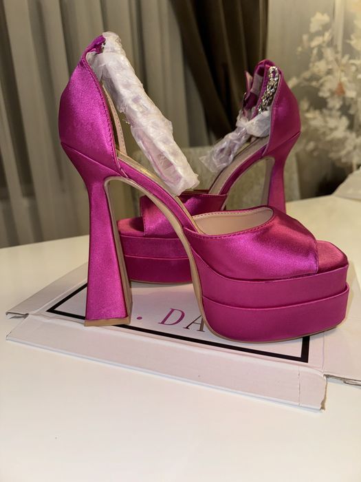 Pantofi Model Versace Lila 2024
