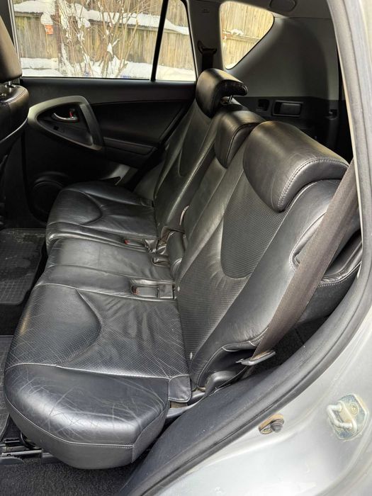 Vând Toyota Rav4 diesel 4x4