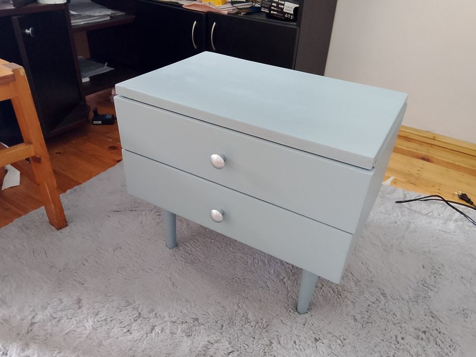 Ночно шкафче реновирано