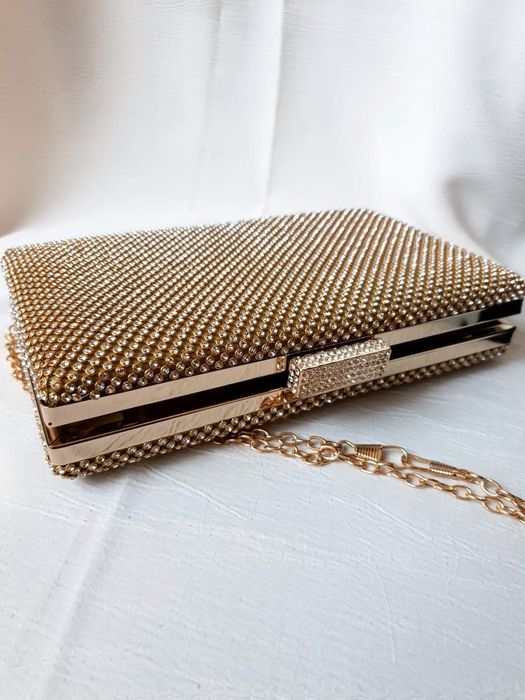 Gentuță ocazie elegantă (clutch) cu strasuri argintiu