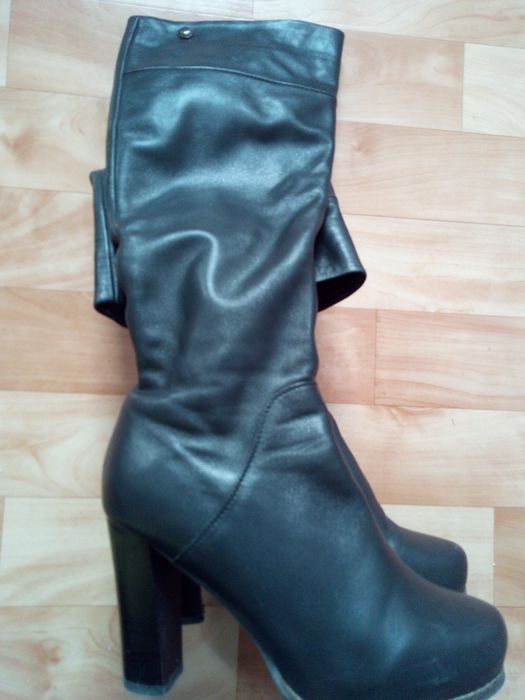 Кожаные демисезонные сапоги.