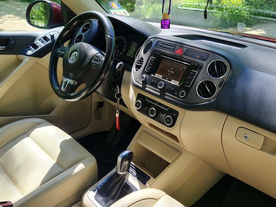 VW Tiguan Facelift,Benzina 2.0,Automat DSG,Piele crem,panoramic!OCAZIE