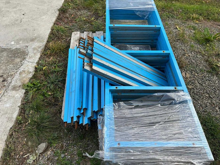 Rafturi metalice pentru depozitare