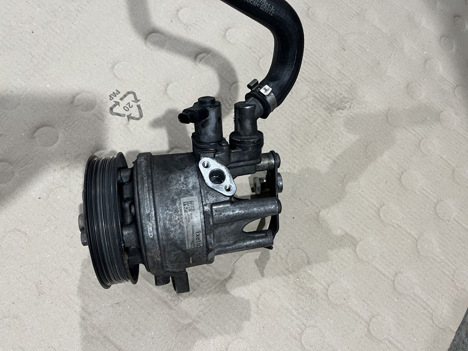 Pompa servodirectie / Servo BMW Seria 5 6 7 F01 F02 F06 F07 F12 F10