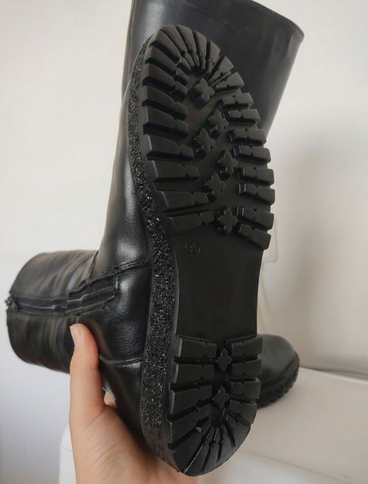 Зимние сапоги (р. 39)