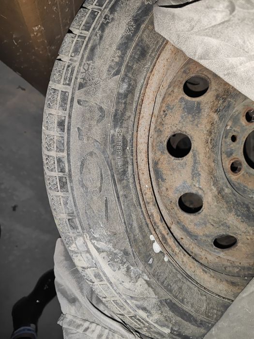 Продавам гуми с джанти