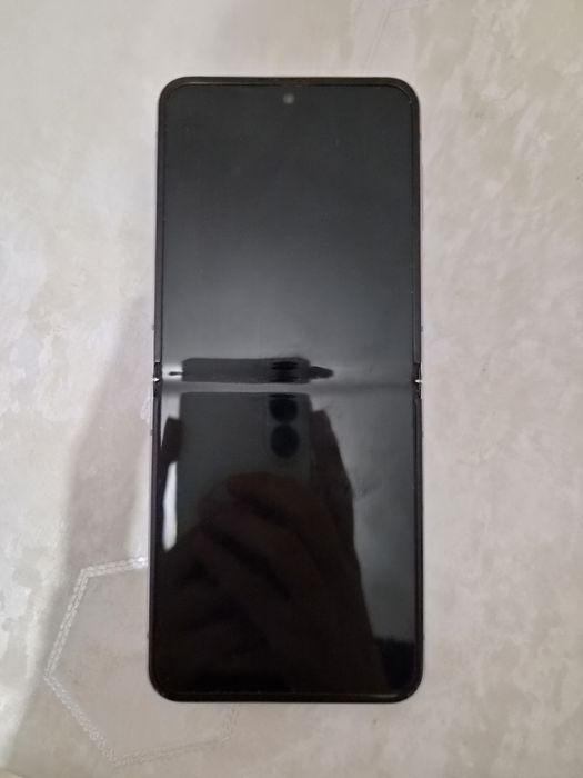 Galaxy Z Flip4 за 200000тг