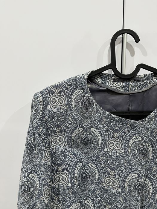 Продам ветровку, и плащ