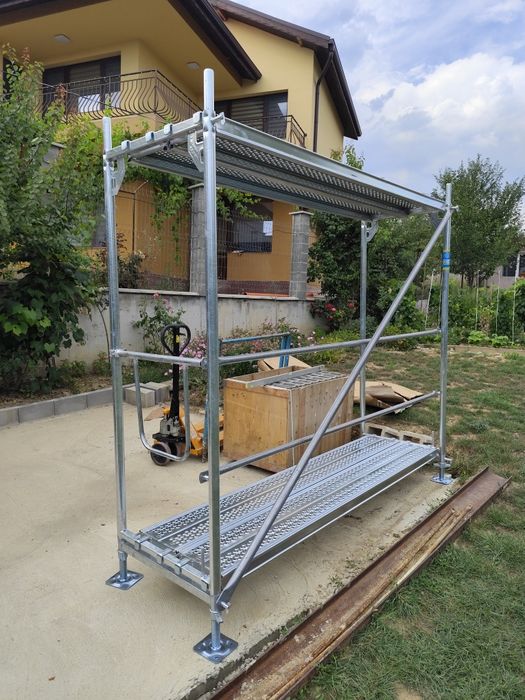 Чисто ново мобилно скеле олекотено перфектно за работа