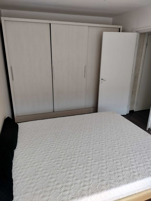Apartament 3 camere de vanzare