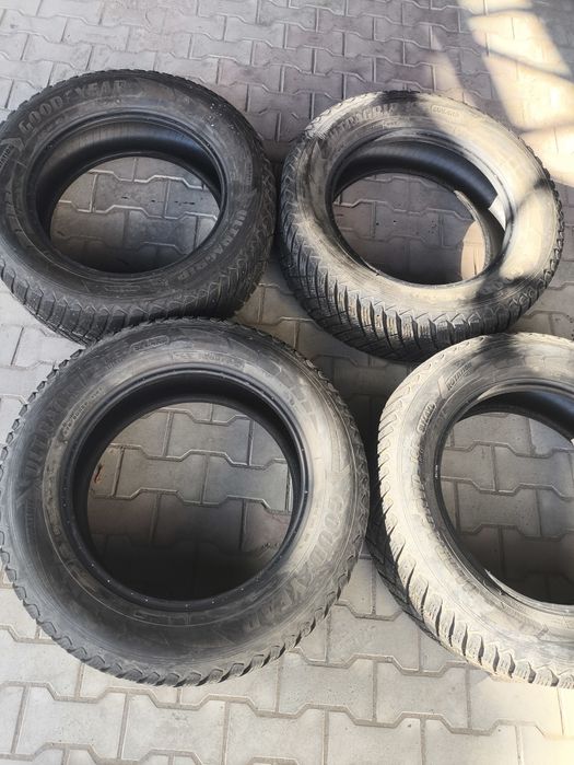 Шины Good year зима R20