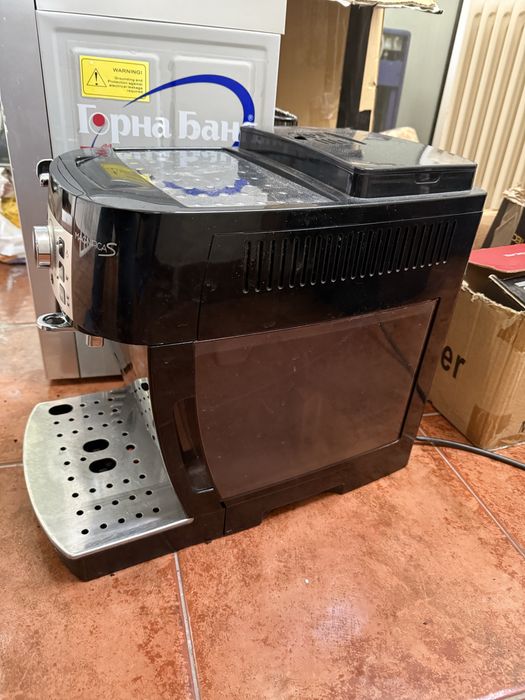 кафемашина Delonghi magnifica s