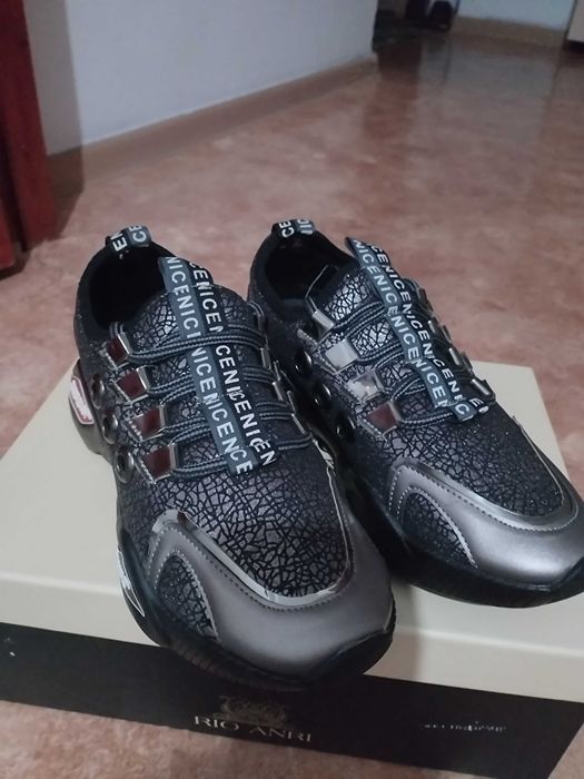 Кроссовка производста турция