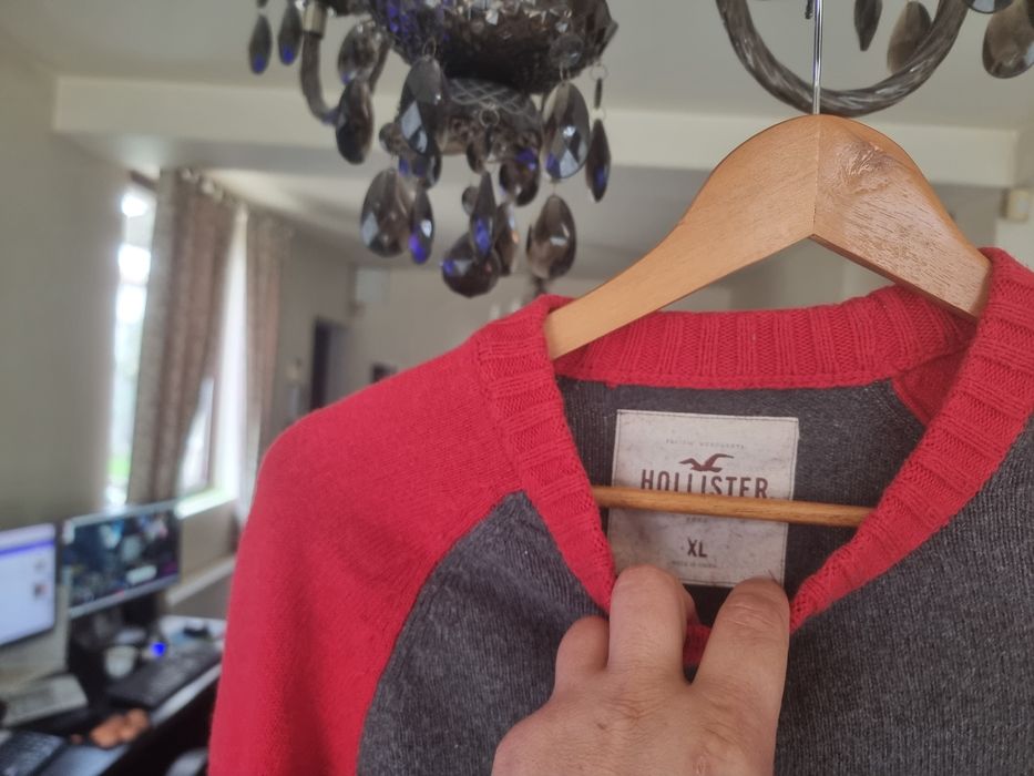 Bluza Hollister  superba,mărimea XL ,fit de L