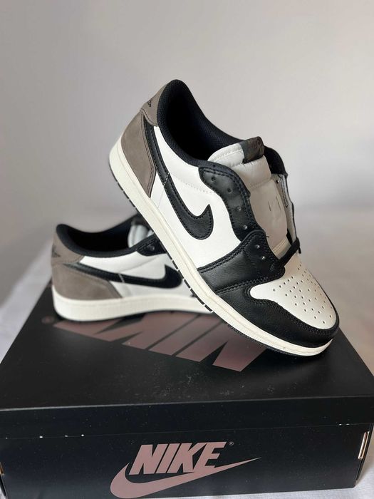 Jordan 1 Retro Low OG Mocha