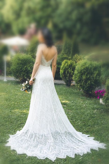 Vand rochie de mireasa!