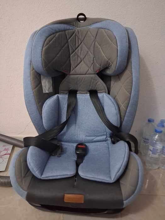 Стол за кола с изофикс