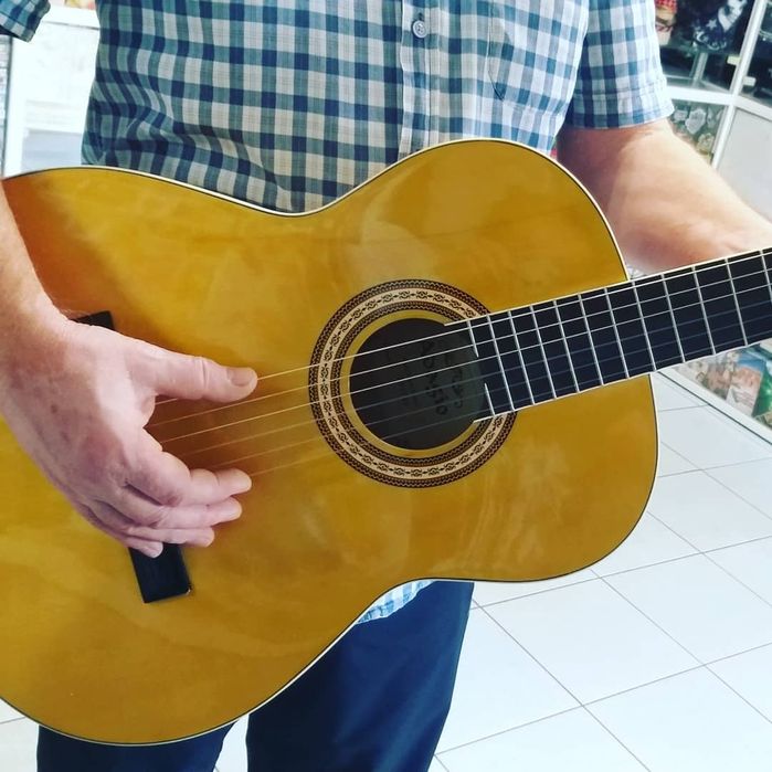 Гитара  акустическая