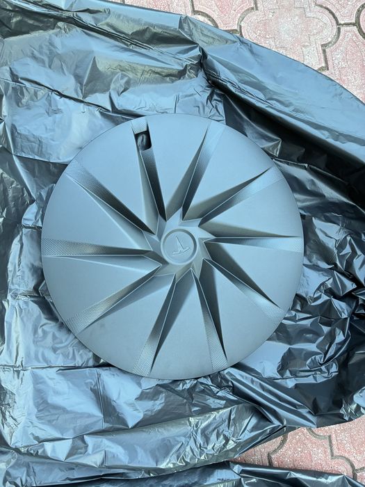 Capace jante noi originale Tesla Model 3 Highland Standard si Tesla Model Y