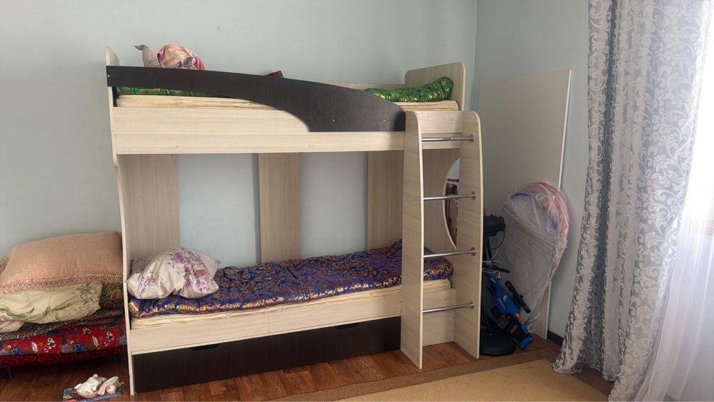 Двухъярусная кровать