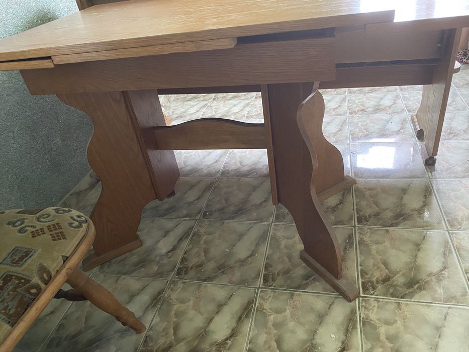 Set mobilier bucătărie din lemn masiv – masă extensibilă + bancă cu ladă + 2 scaune