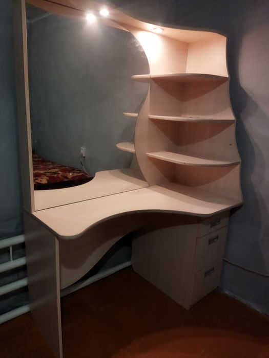 Туалетный столик