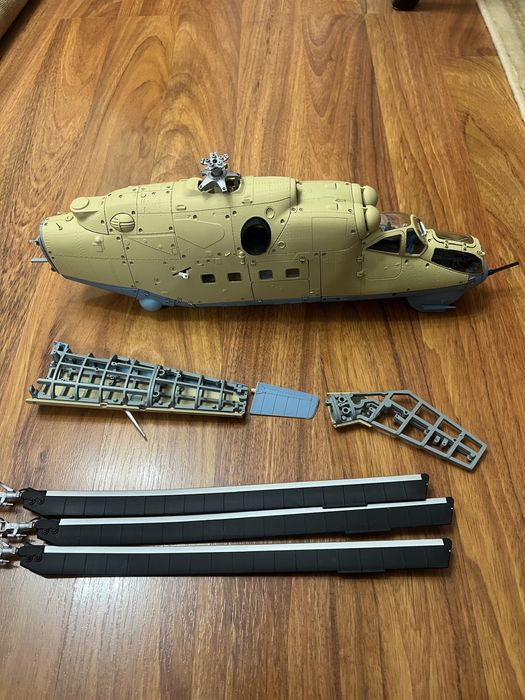 Macheta elicopterul de asalt MI-24 Eaglemoss