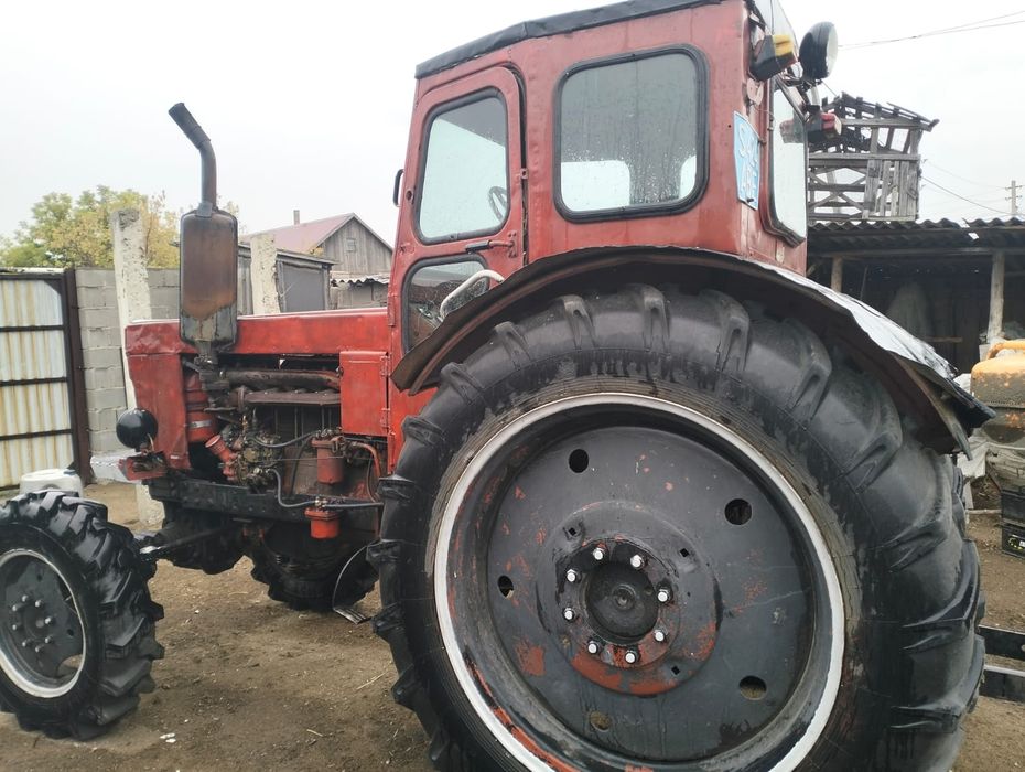 Продаётся трактор