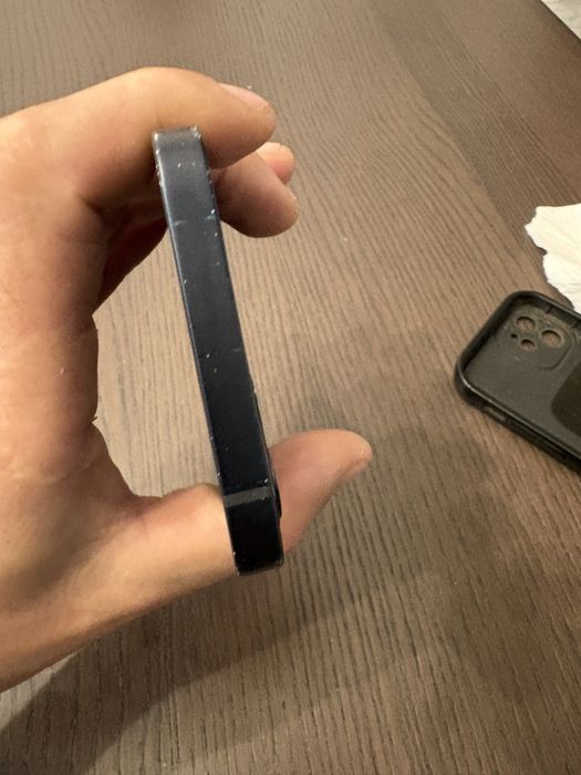 Vand Iphone 12 black