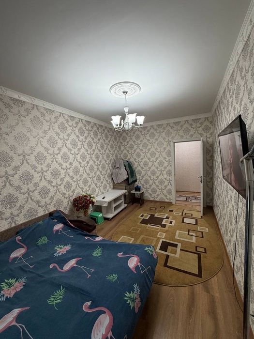 Sergeli choshtepa metroni birinchi bekati  1xona SROCHNI sotiladi