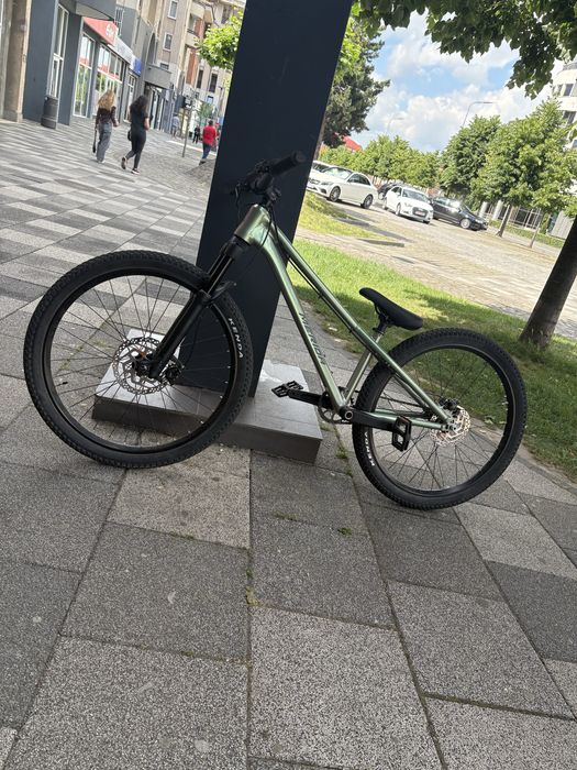 Vand bicicleta merida dirt jumper ( negociabil )