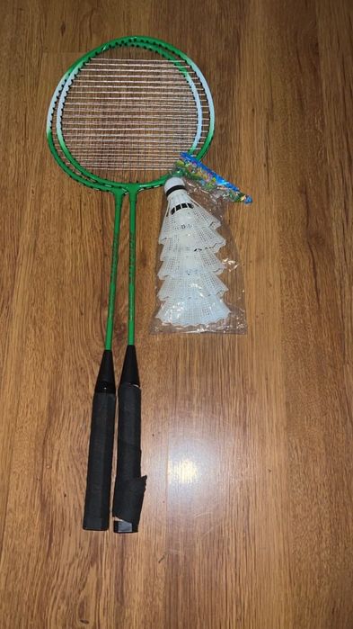 Продавам комплект за тенис ползван!!