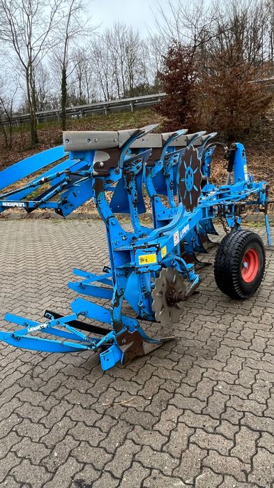 Lemken EurOpal 7, Omoch, Plug Claas Arion, Case, Belarus tortadi.