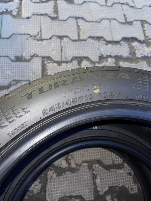 Bridgestone 245/45R19