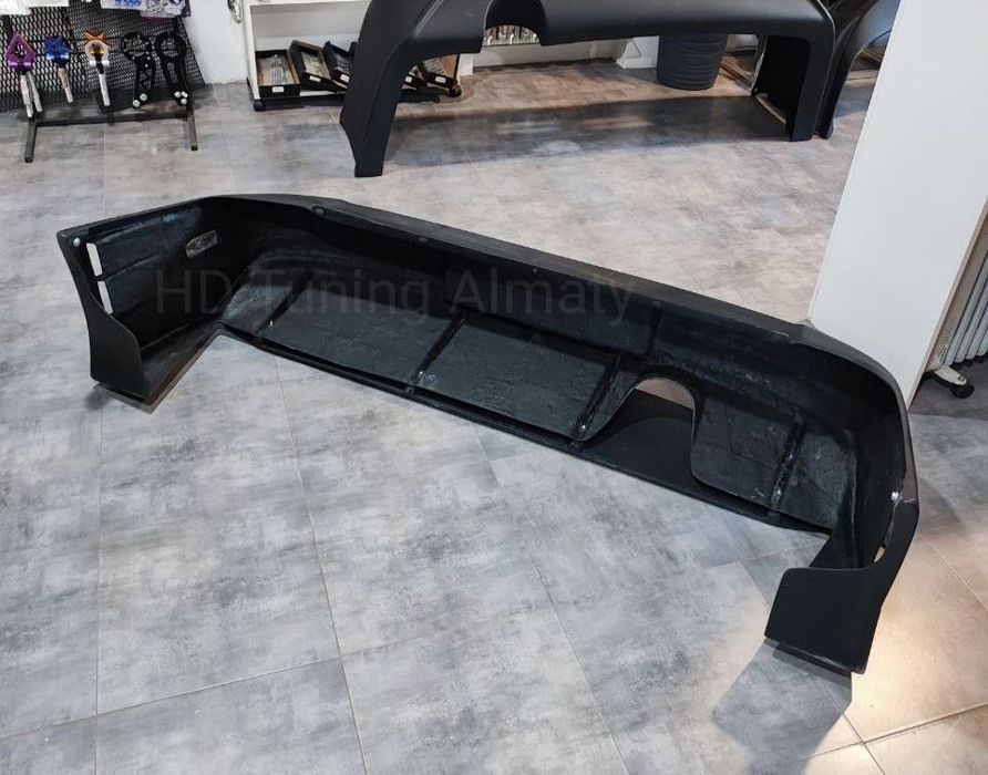 Бампер задний Custom со сплиттером Subaru Forester SF