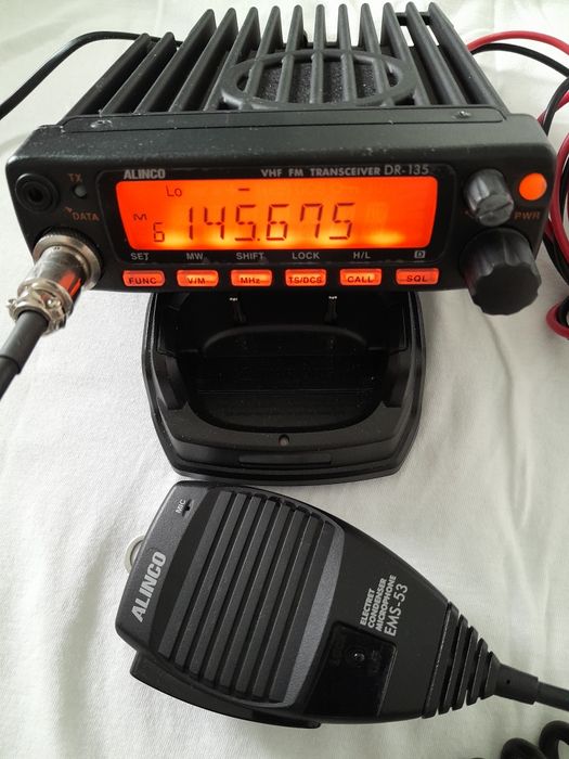 Stație radio Alinco DR-135