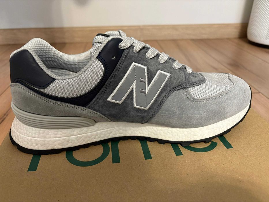 Кроссовки New Balance классика в современном стиле