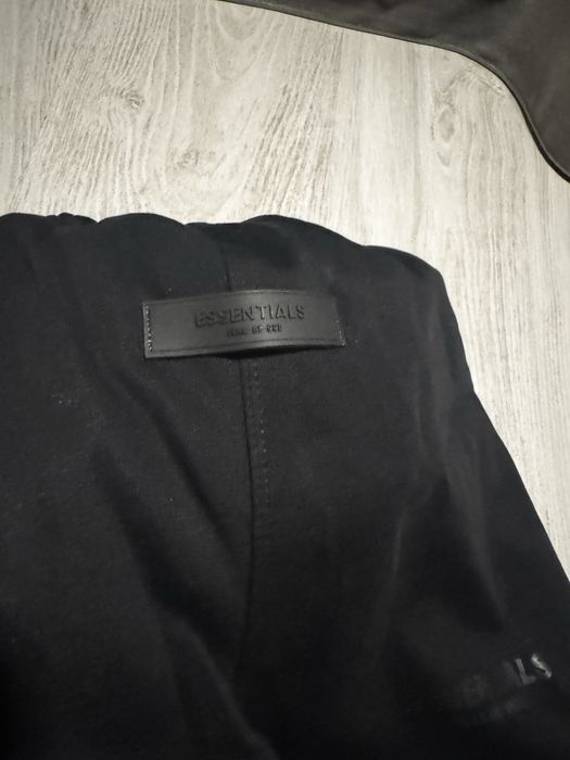 shorts essentials negri marimea m noi cu eticheta