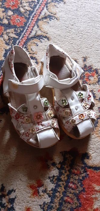 Обувь на девочку