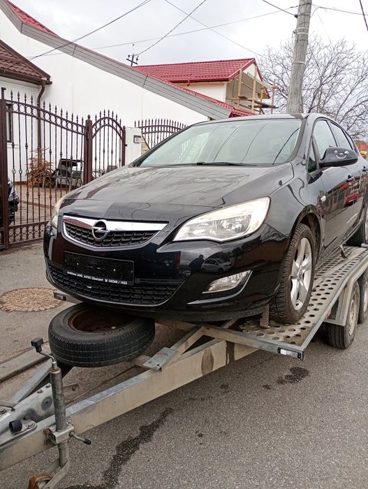 Vind Opel Astra J.1.7 dizel super întreținută.