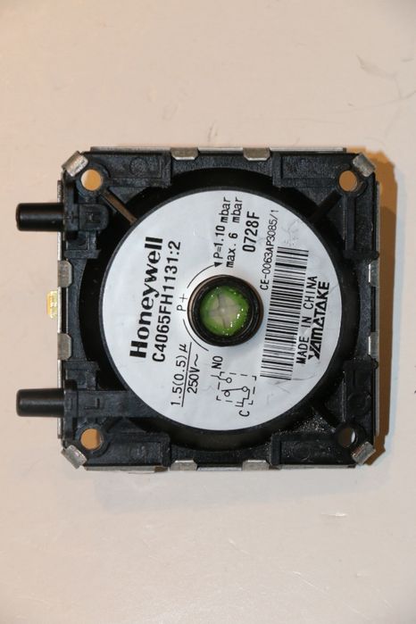 Presostat de aer HoneyWell 1.10 mbar C4065FH1131:2 Ferroli F24 FEReasy